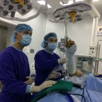 Chuyên gia y tế trao đổi về điều trị ung thư