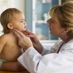 Làm cách nào để phát hiện sớm bệnh ung thư võng mạc ở trẻ?