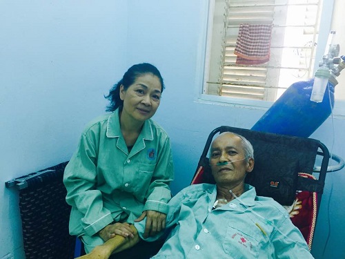 Minh Phương tới thăm Duy Thanh khi ông còn sống và điều trị ung thư